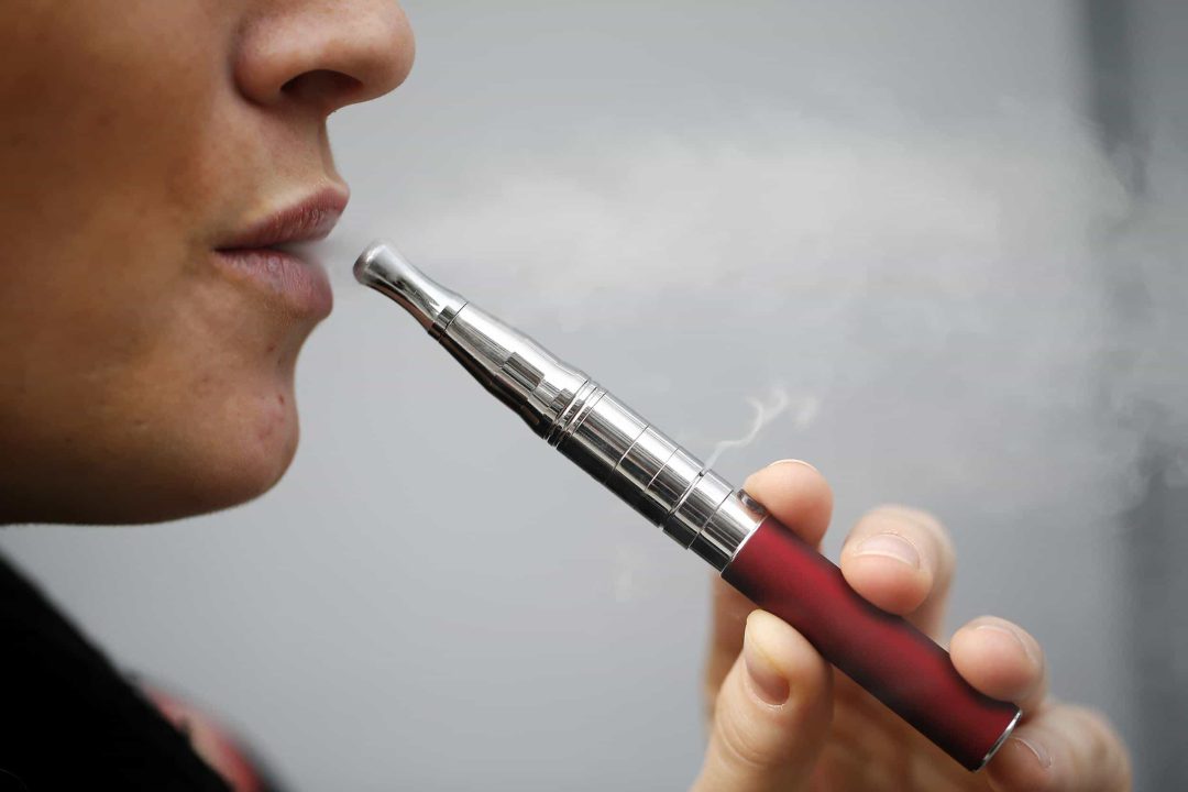 The electronic cigarette would be a serious risk with the discovery of new carcinogens