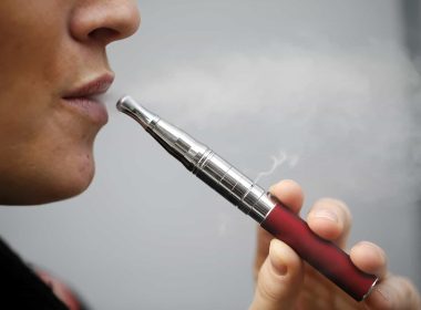 The electronic cigarette would be a serious risk with the discovery of new carcinogens